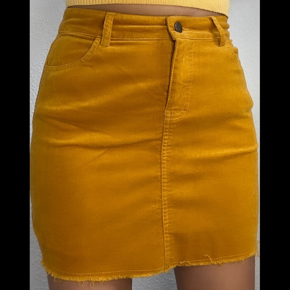 Forever 21 Mustard Yellow Mini Skirt - Picture 3 of 3